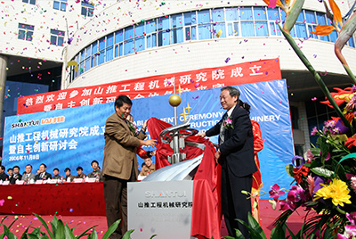 W88优德官网工程机械研究院本部设在山东济宁